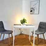 Altstadt Duo - 6 Personen- 2 Baeder- Parkplatz- Waschmaschine Apartmán