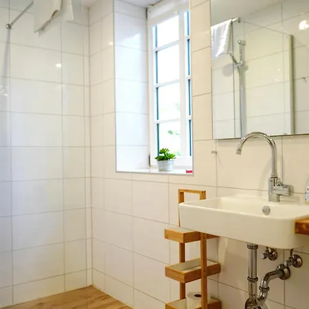 Altstadt Duo - 6 Personen- 2 Bäder- Parkplatz- Waschmaschine Apartment Wolfsburg